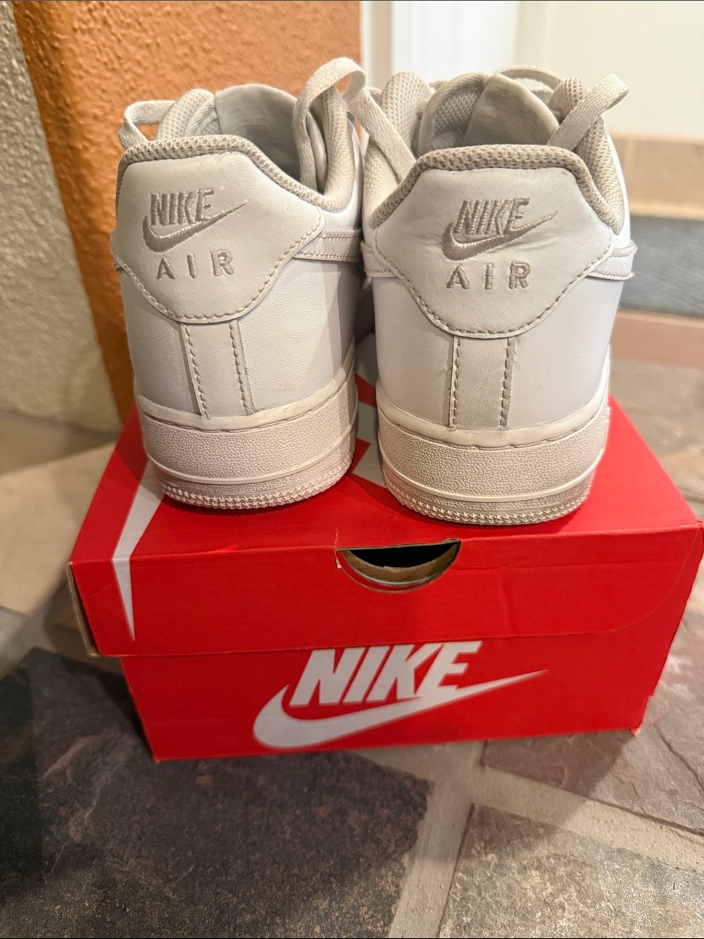 Nike White Leather Low-Top Sneakers - Picture 3 of 3